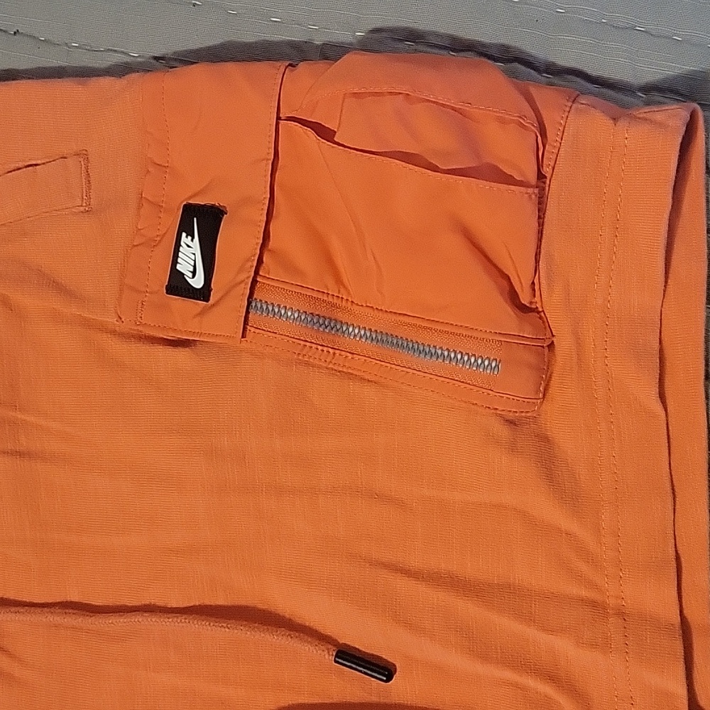 Nike - Picture 2 of 4